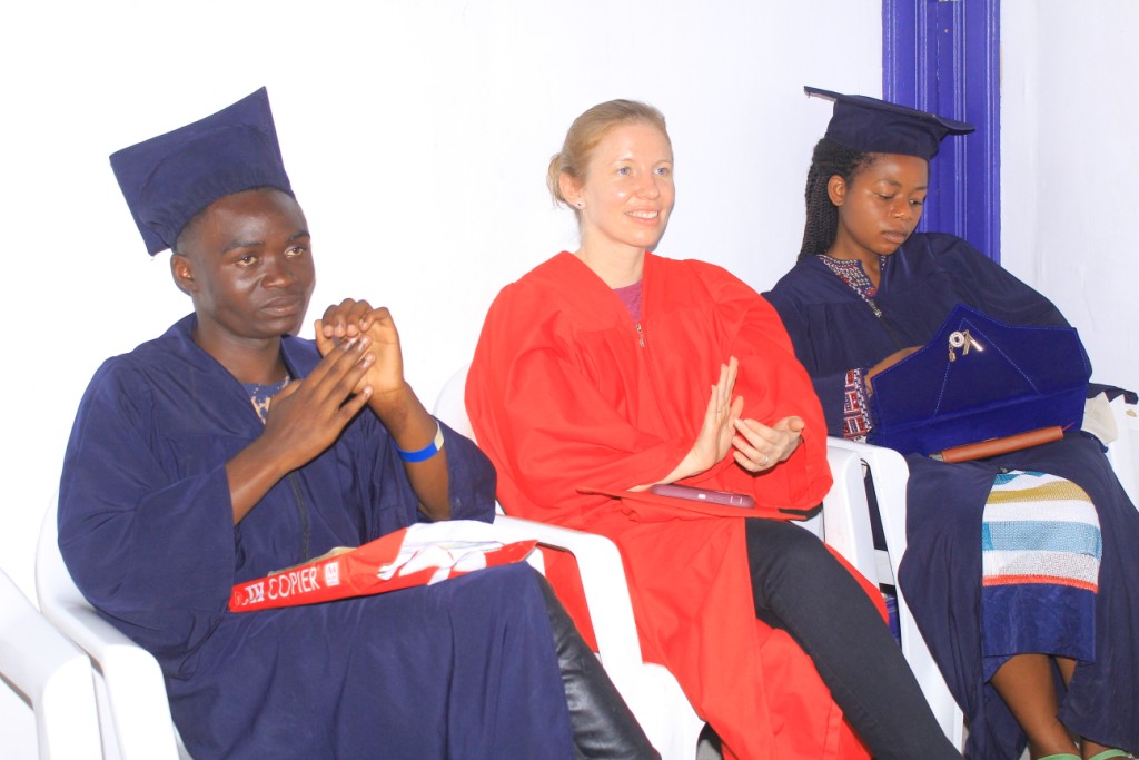 Congo Peace Network a clôturé la 5ème édition de formation gratuite en Anglais dans le cadre du renforcement de capacité des jeunes membres des clubs des paix dans le domaine de  plaidoyer pour la bonne gouvernance, de la Non-violence active et des Droits Humains