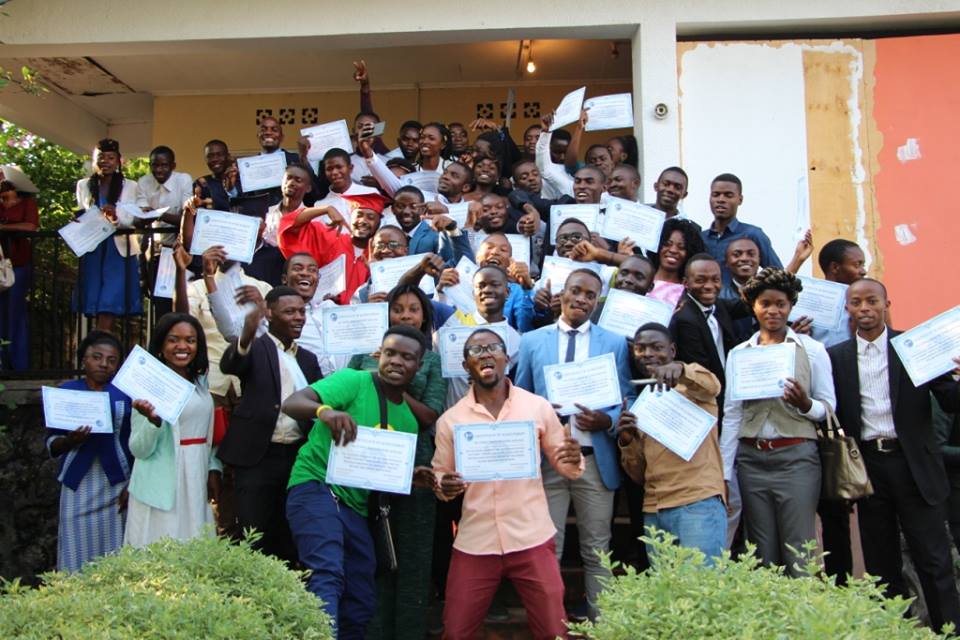 Fin de la 6ème promotion de la formation gratuite en Anglais avec plus de 100 jeunes à Congo Peace Network