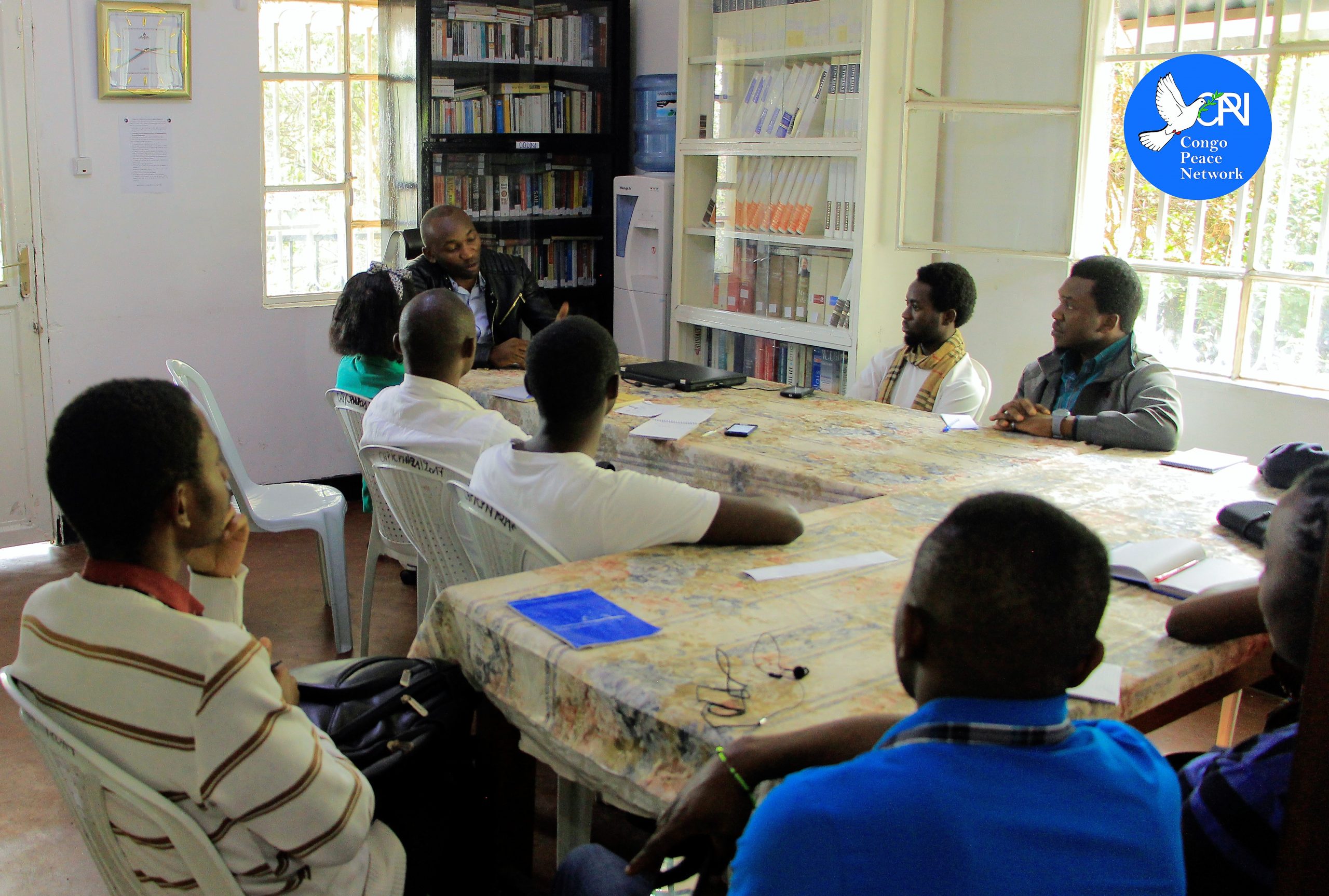 Sumaili, le DG de NTC image, partage son expérience avec les Jeunes de Congo Peace Network.